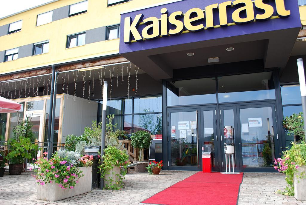 Kaiserrast تشوكيراو المظهر الخارجي الصورة
